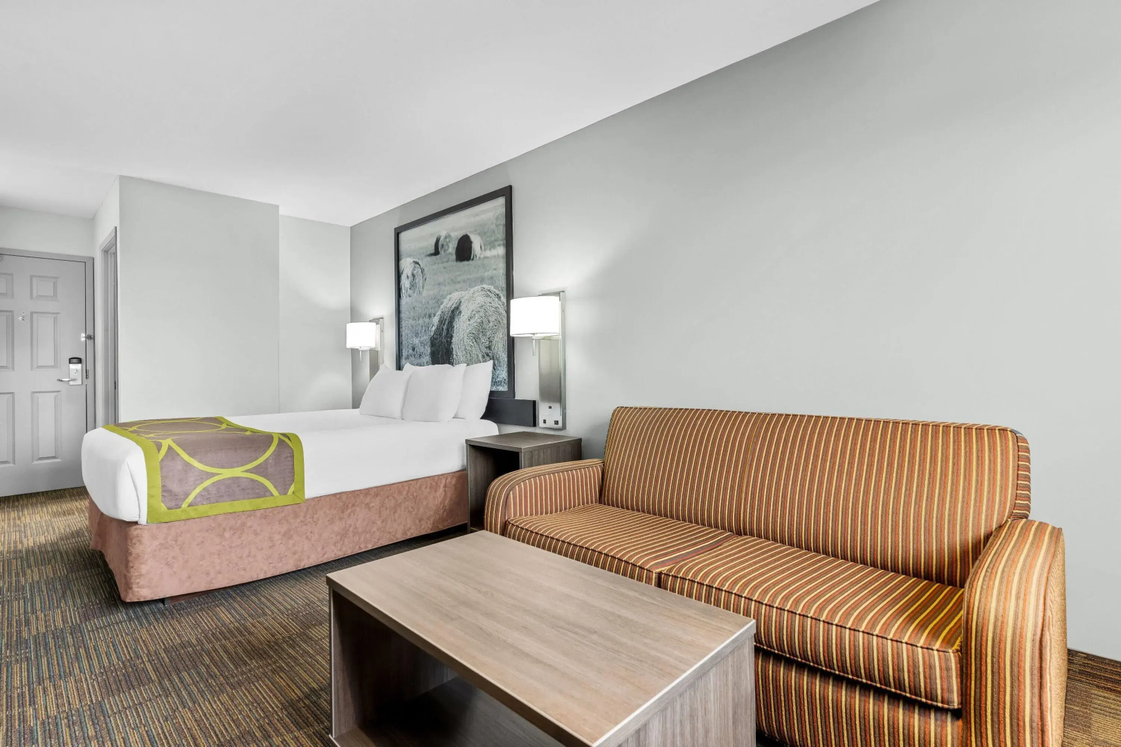 Super 8 by Wyndham Saskatoon Near Saskatoon Airport