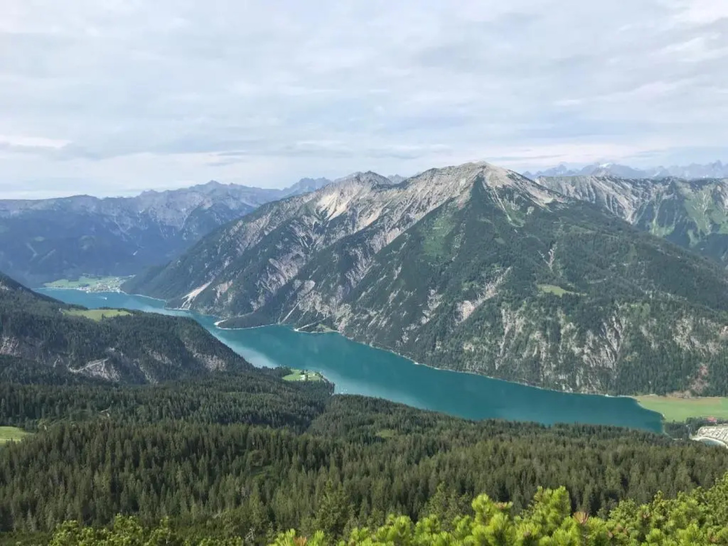 Chalet & Apartments Tiroler Bua