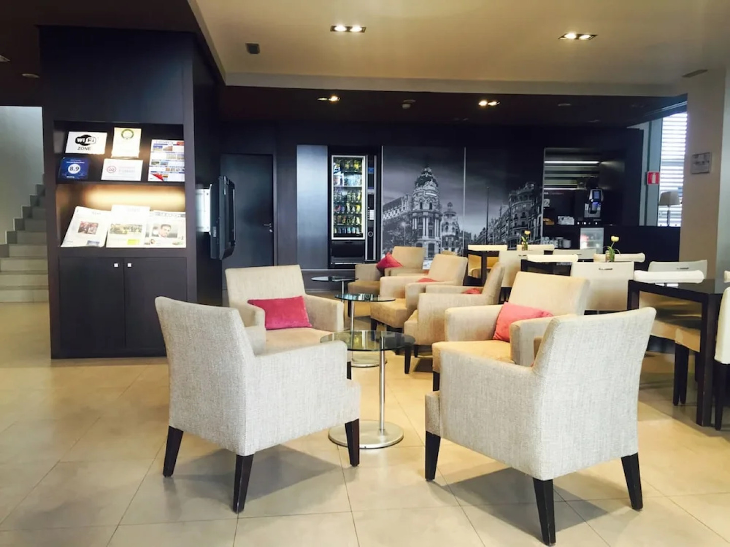 Отель Suites Viena Plaza De Espana
