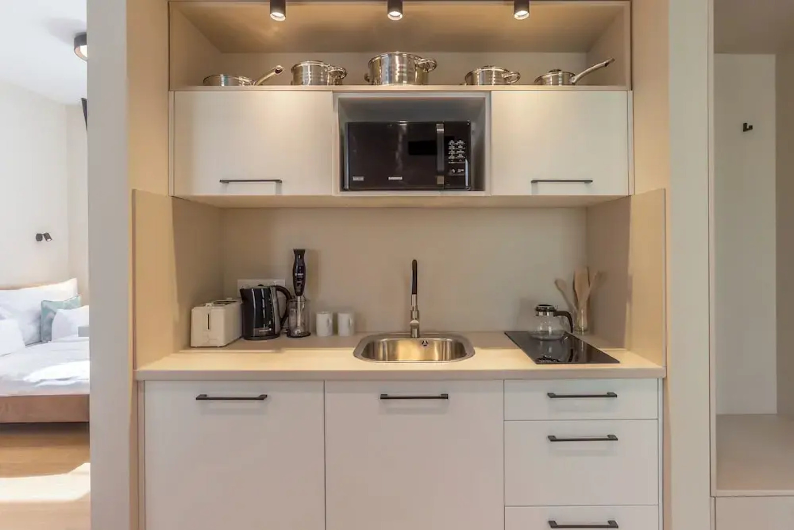 Nemes Apartment The Petite