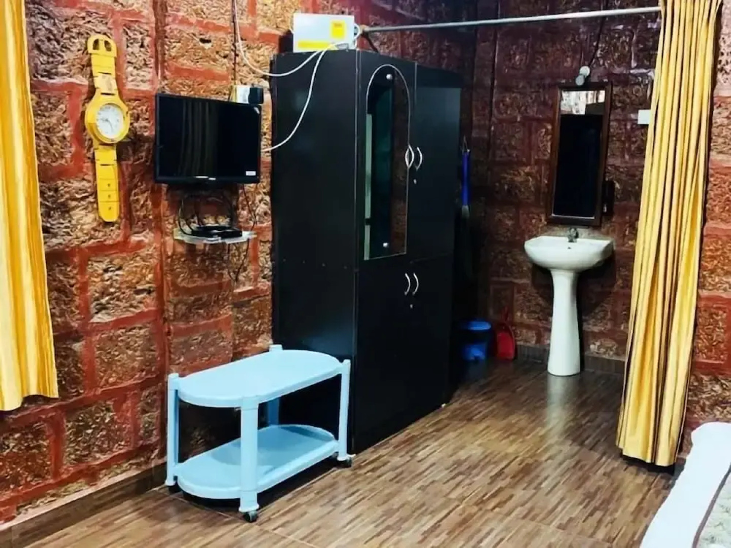 Mayekars Holiday Home