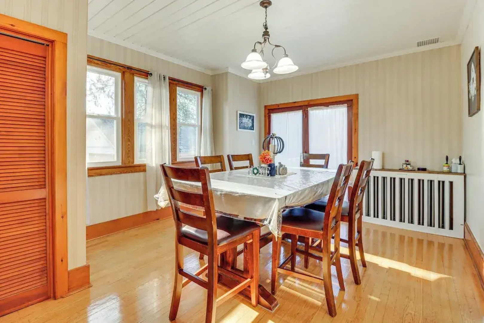 Charming Tannersville Home w/ Fire Pit + Deck!