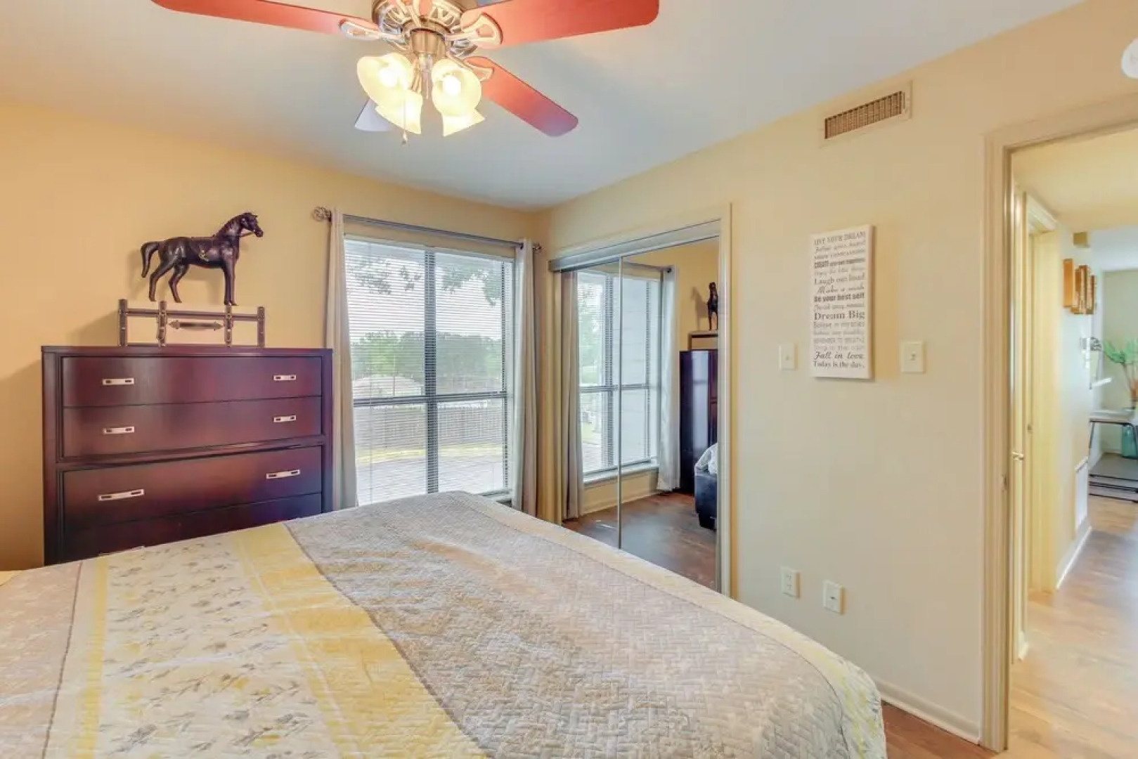 Lake Hamilton River-view Retreat w/ Pool Access