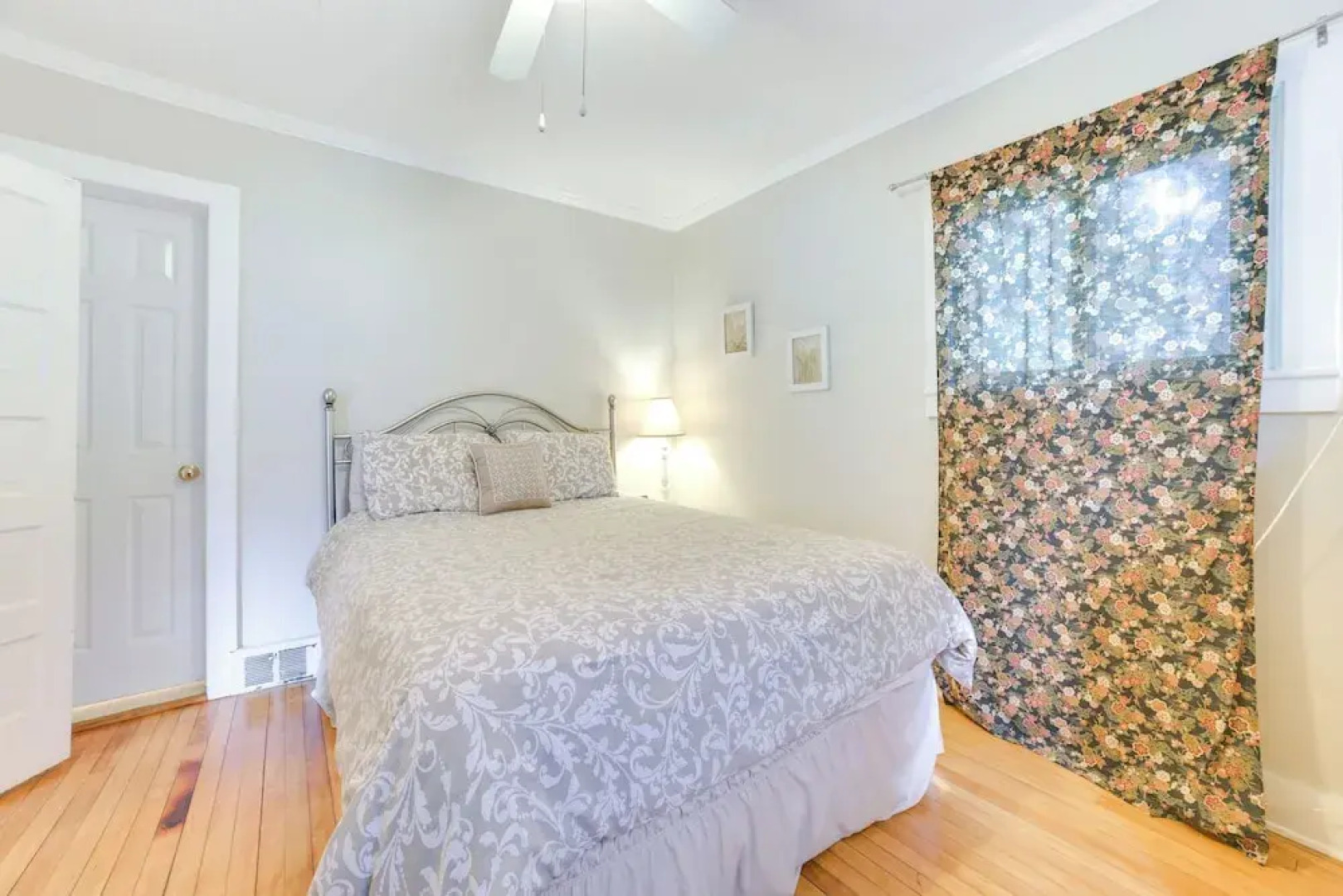 Walk to Lake Michigan: Pet-friendly Charlevoix Gem