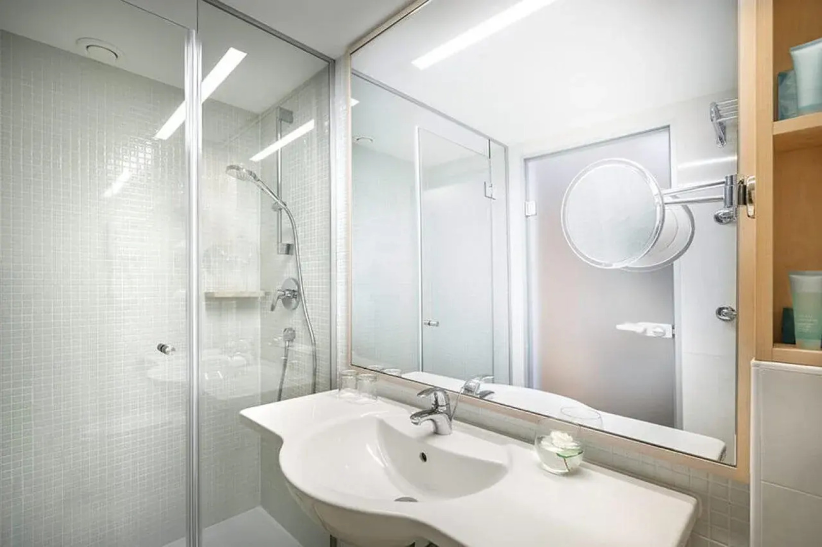 The Porter Portland, Curio Collection by Hilton