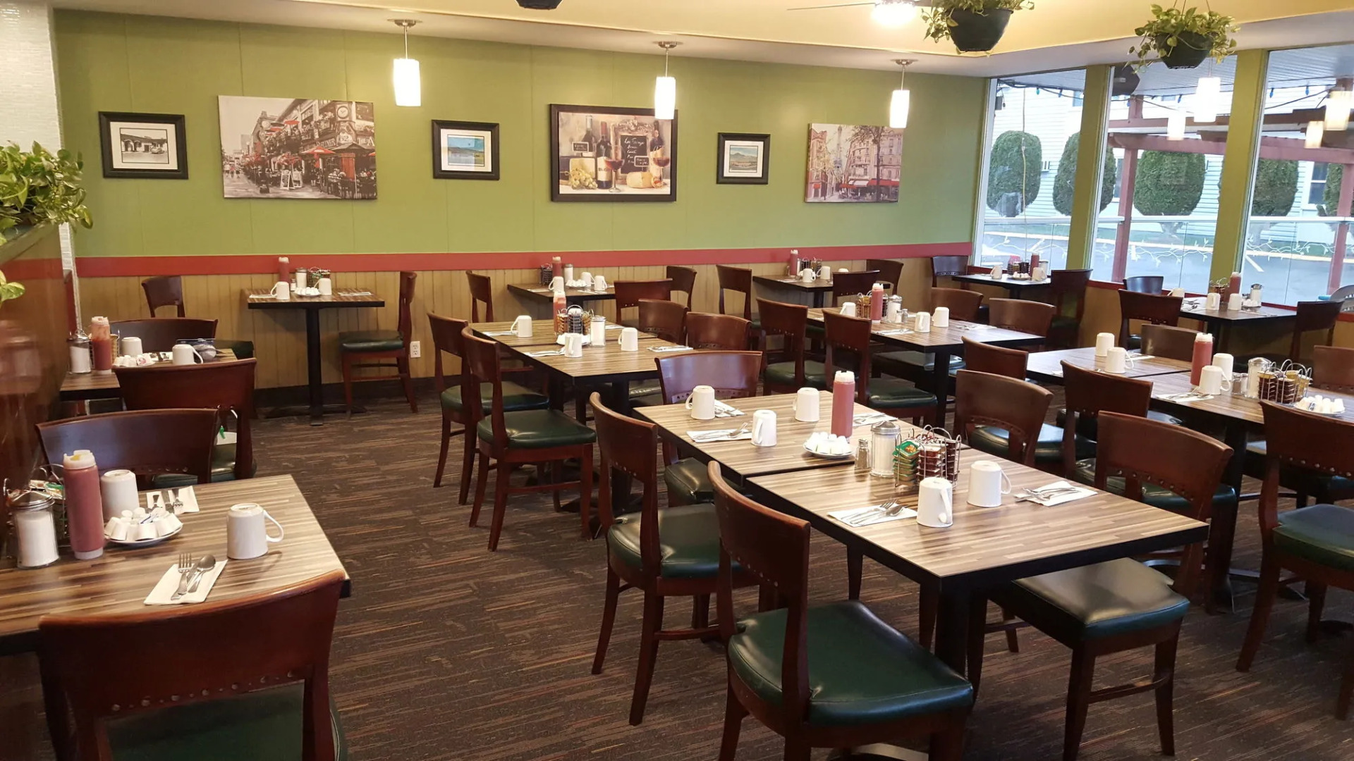 Scott's Inn and Suites