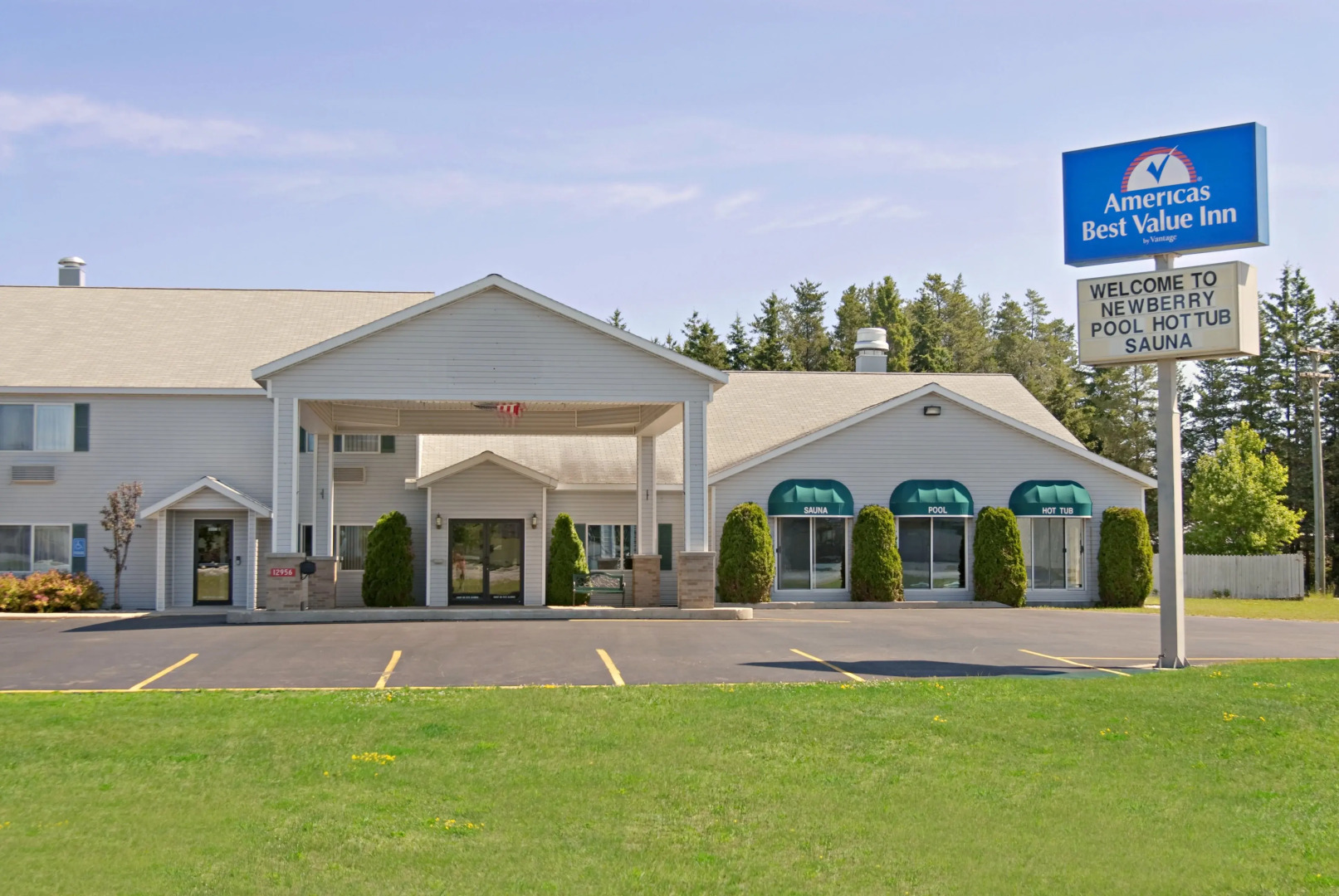 Americas Best Value Inn Tahquamenon Country