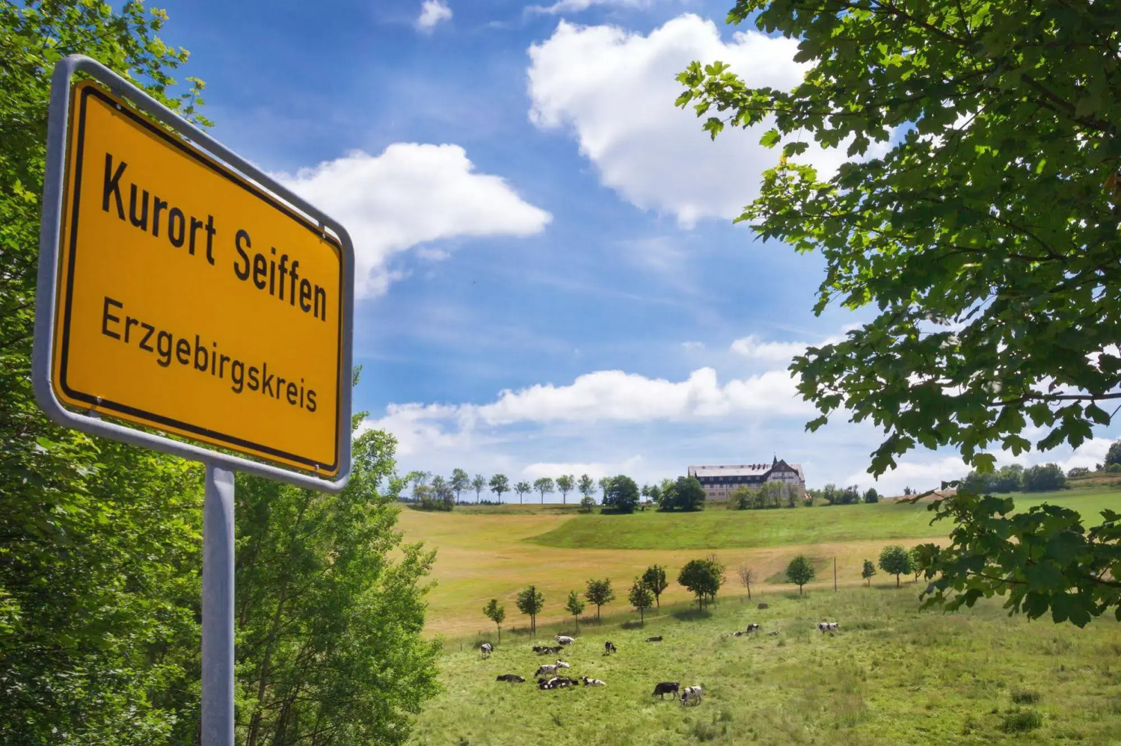 Panorama Berghotel Wettiner Höhe