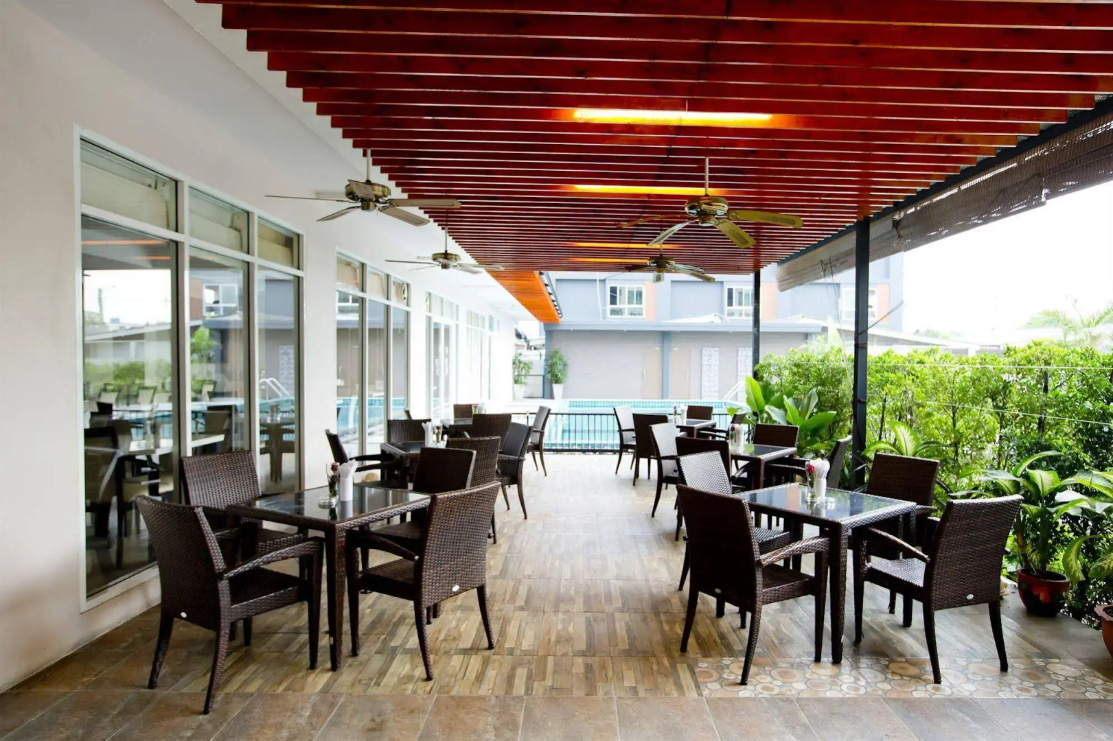 Sinsuvarn Airport Suite