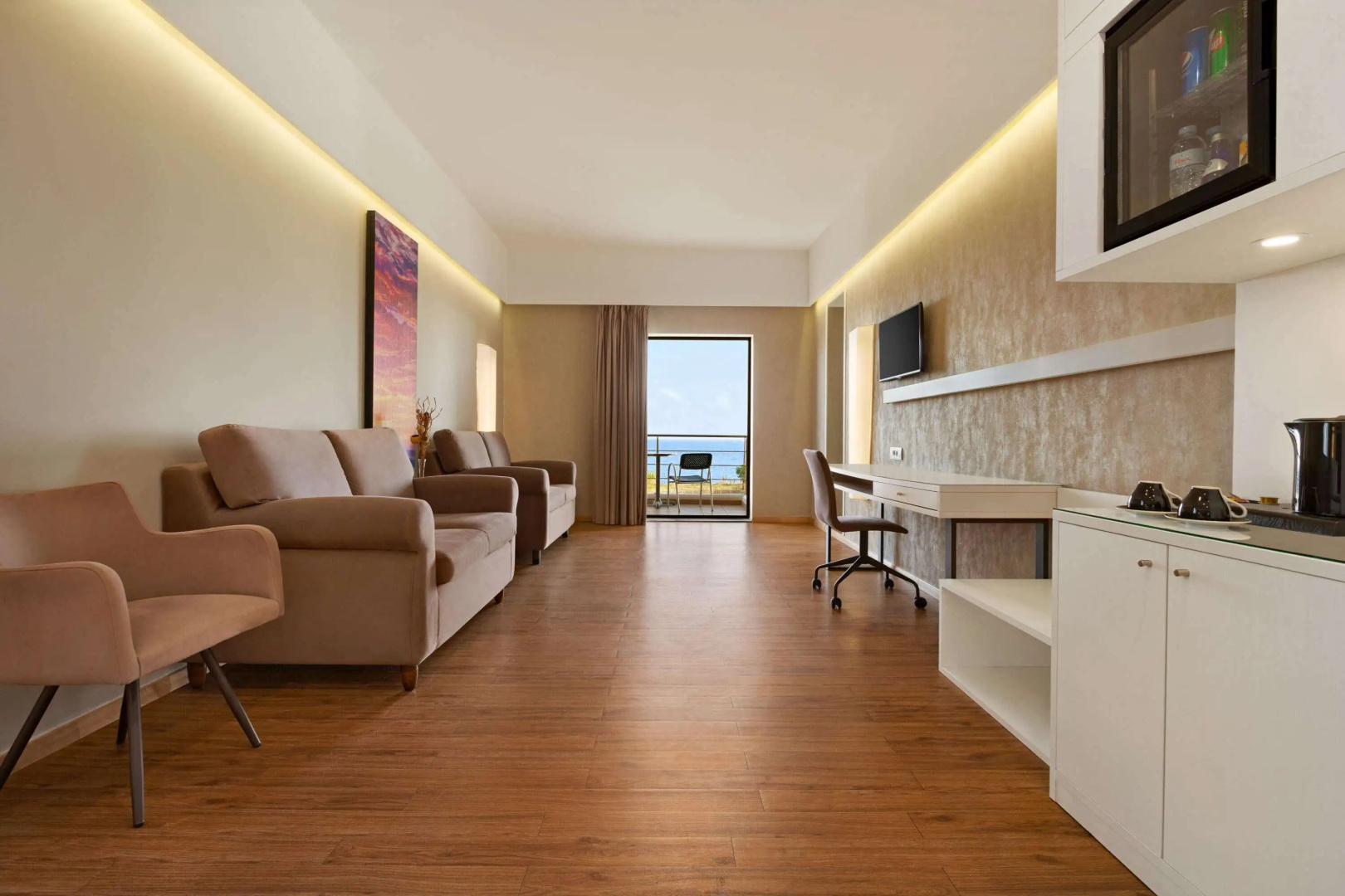 Ramada Plaza by Wyndham Thraki