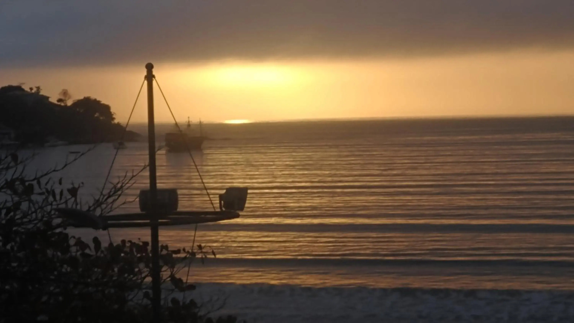 Apartamento 3 quartos e 3 sacadas de frente para o mar com visão panorâmica de toda praia de Itapema