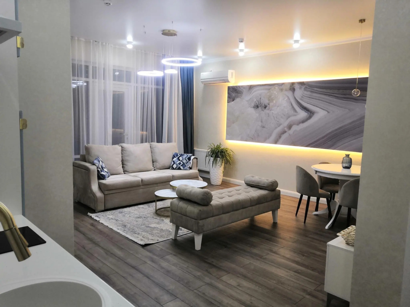 Art Voyage hotel (Арт Вояж)