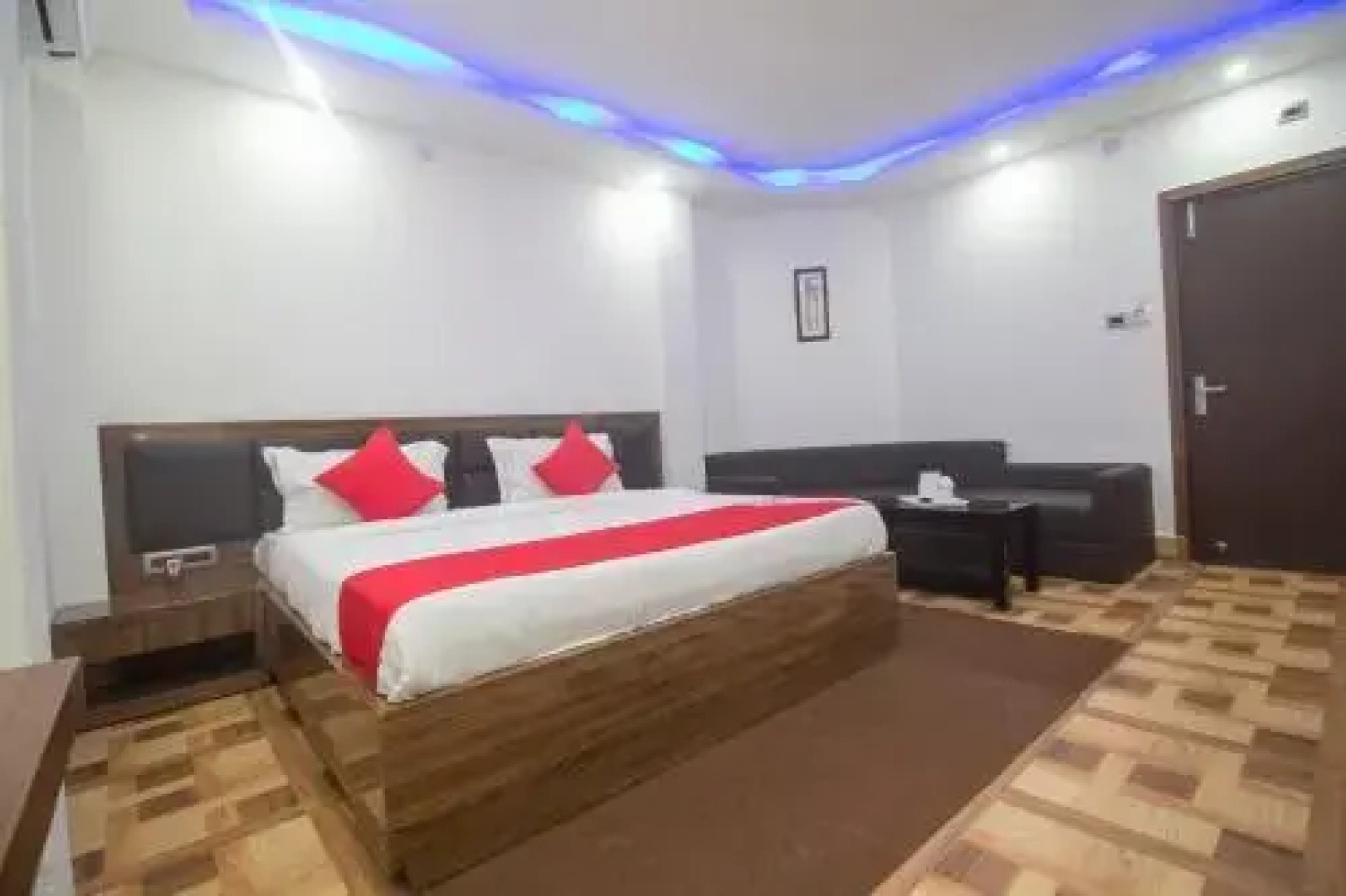 Hotel Heritage by OYO