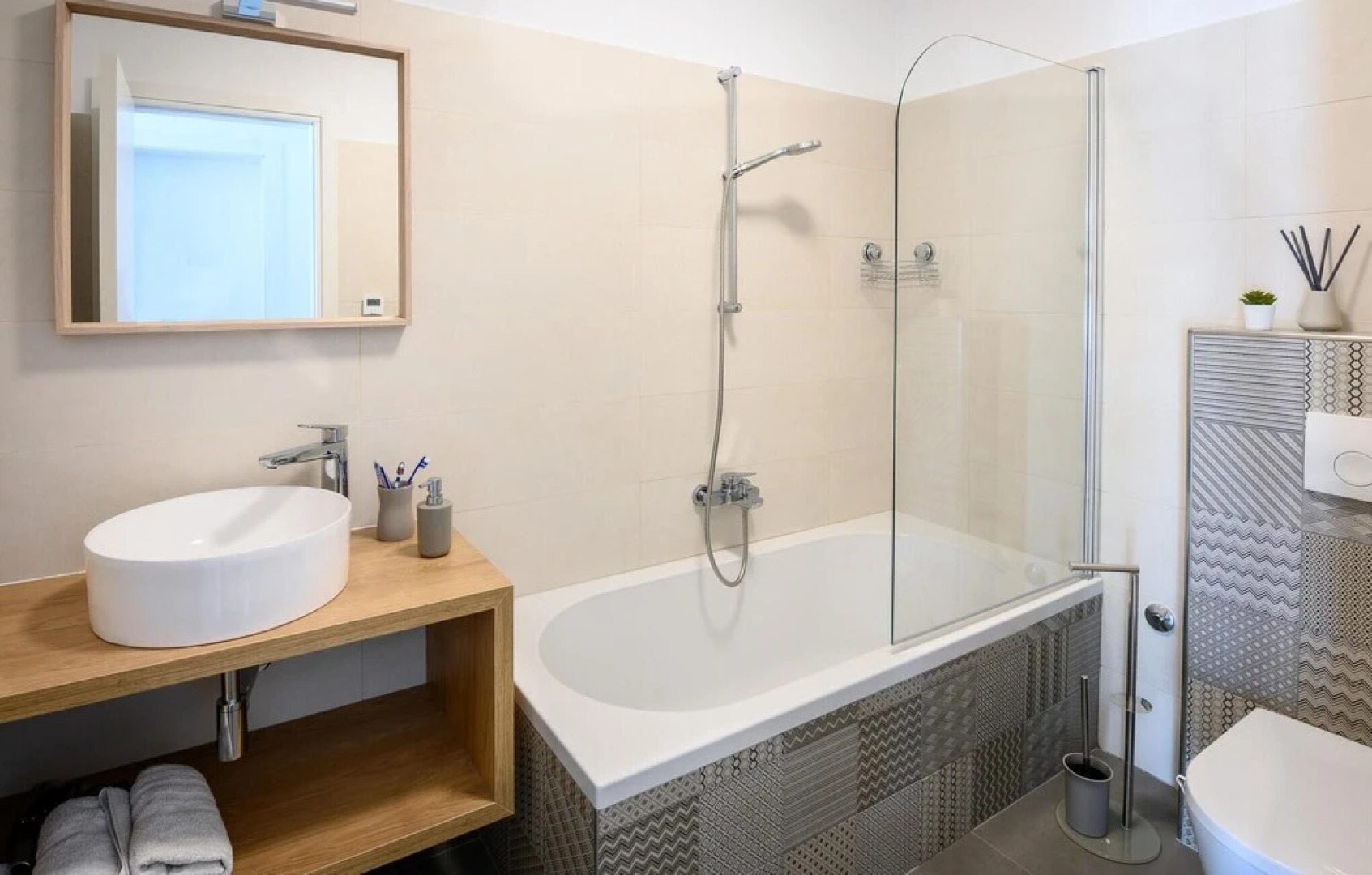 Beautiful Home in Dubrava kod Sibenika With Sauna, Wifi and 4 Bedrooms