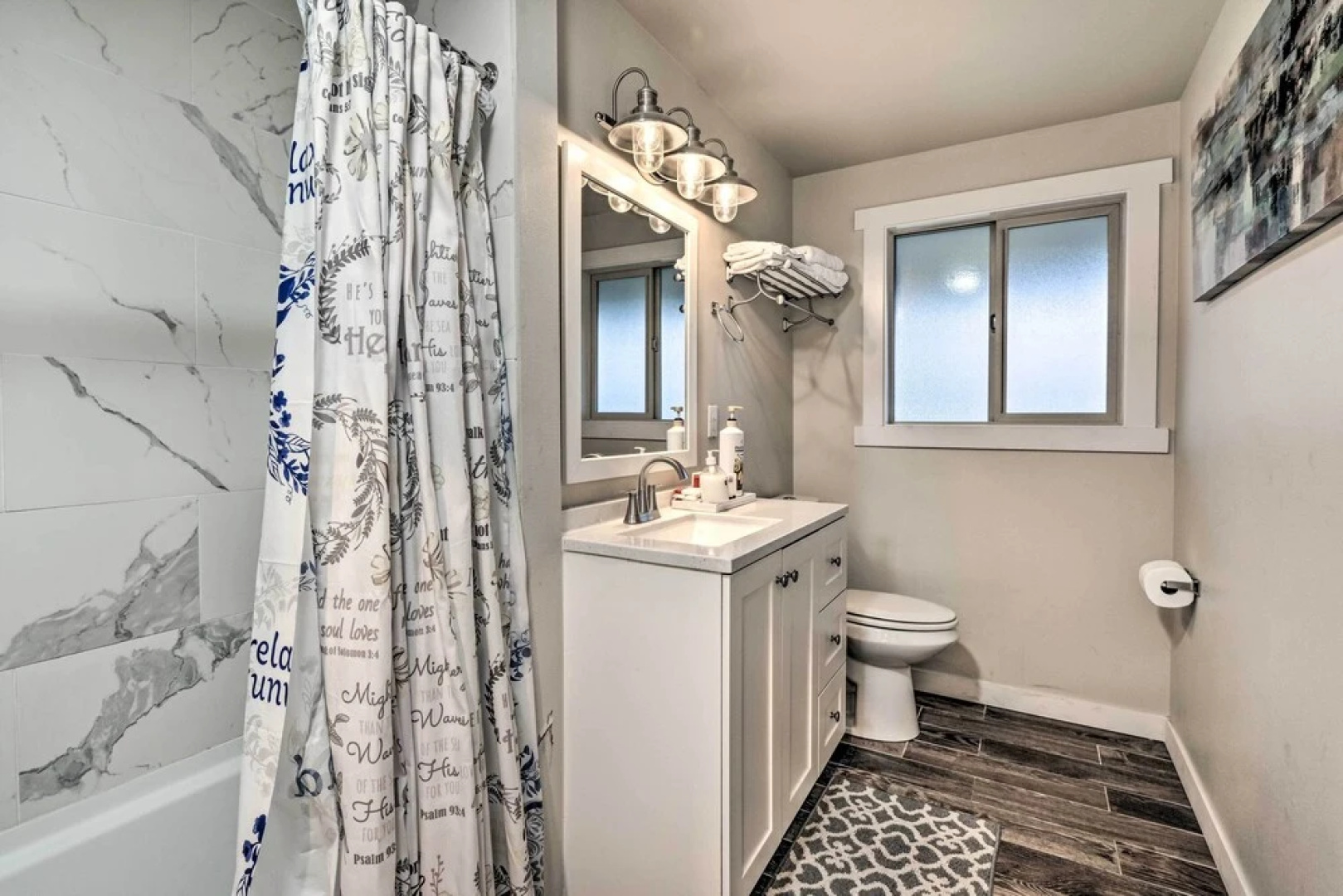 Spacious Kent Home ~ 17 Mi to Dtwn Seattle!