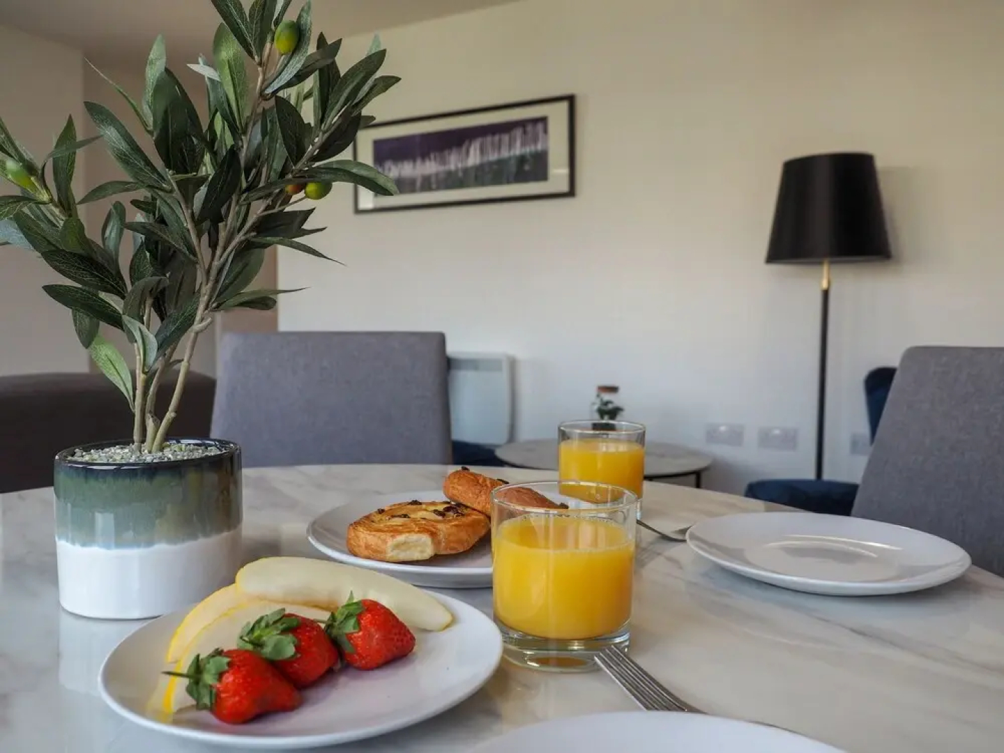 SA Today Apartments Farnborough with Fibre Wi-Fi & Netflix