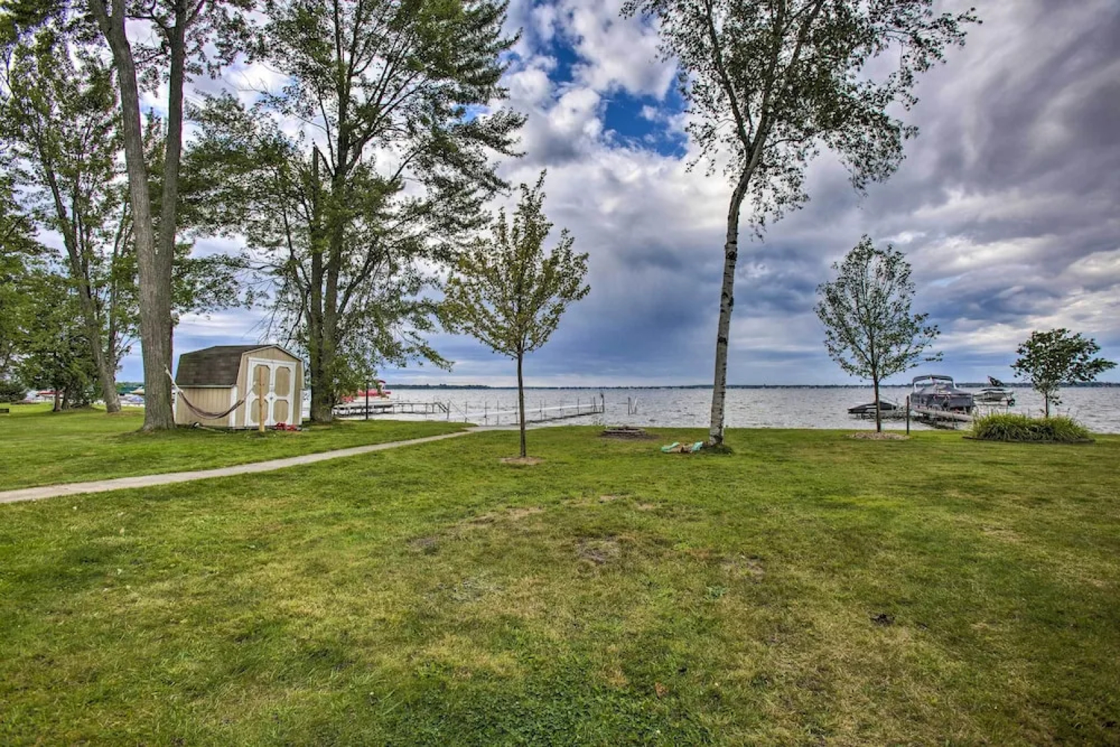 Waterfront Houghton Lake Cabin W/private Dock