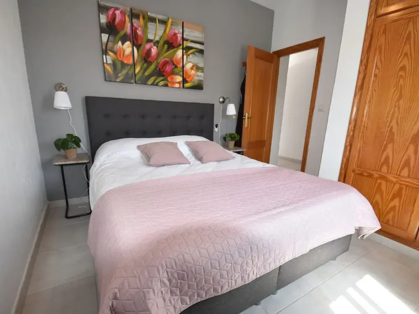 Fantastic Villa in Oliva, Great View of the Mountains & Private Swimming Pool