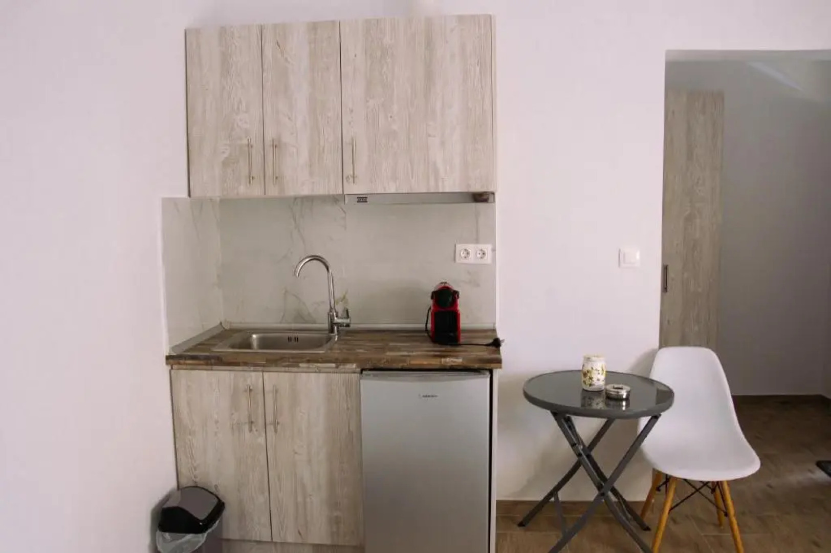 Thomas House near the beach