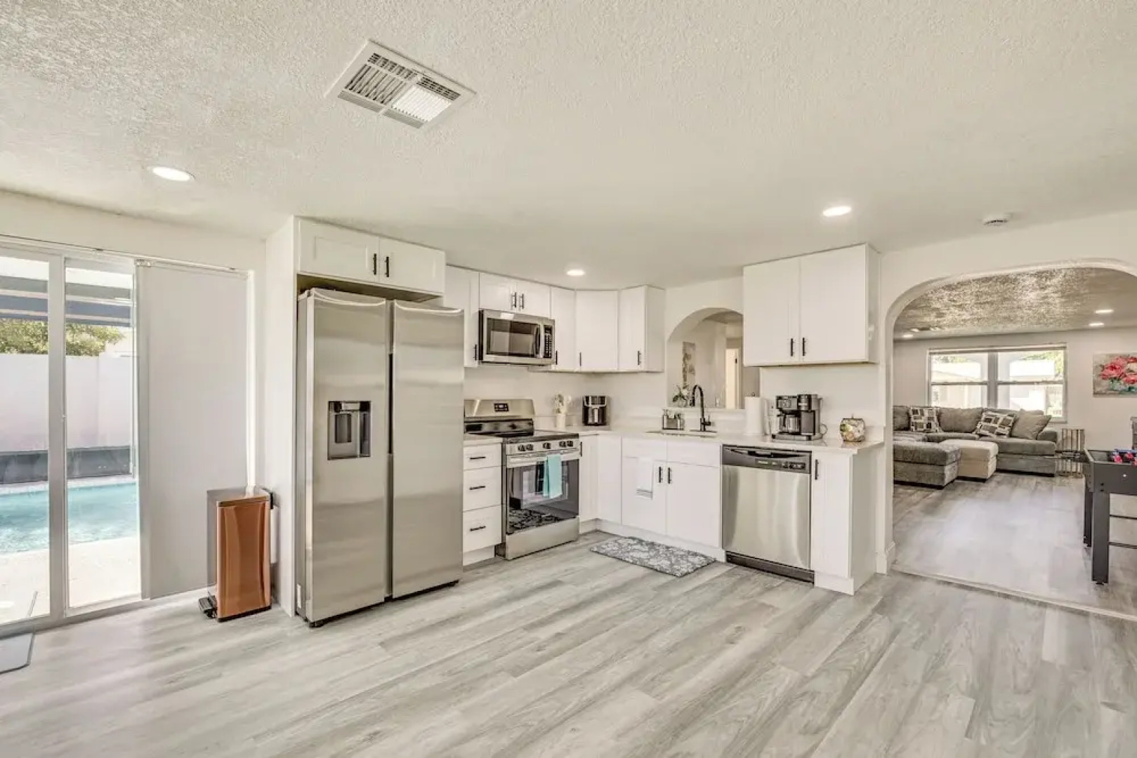 Canal-front Holiday Home Near Beach: Swim & Paddle