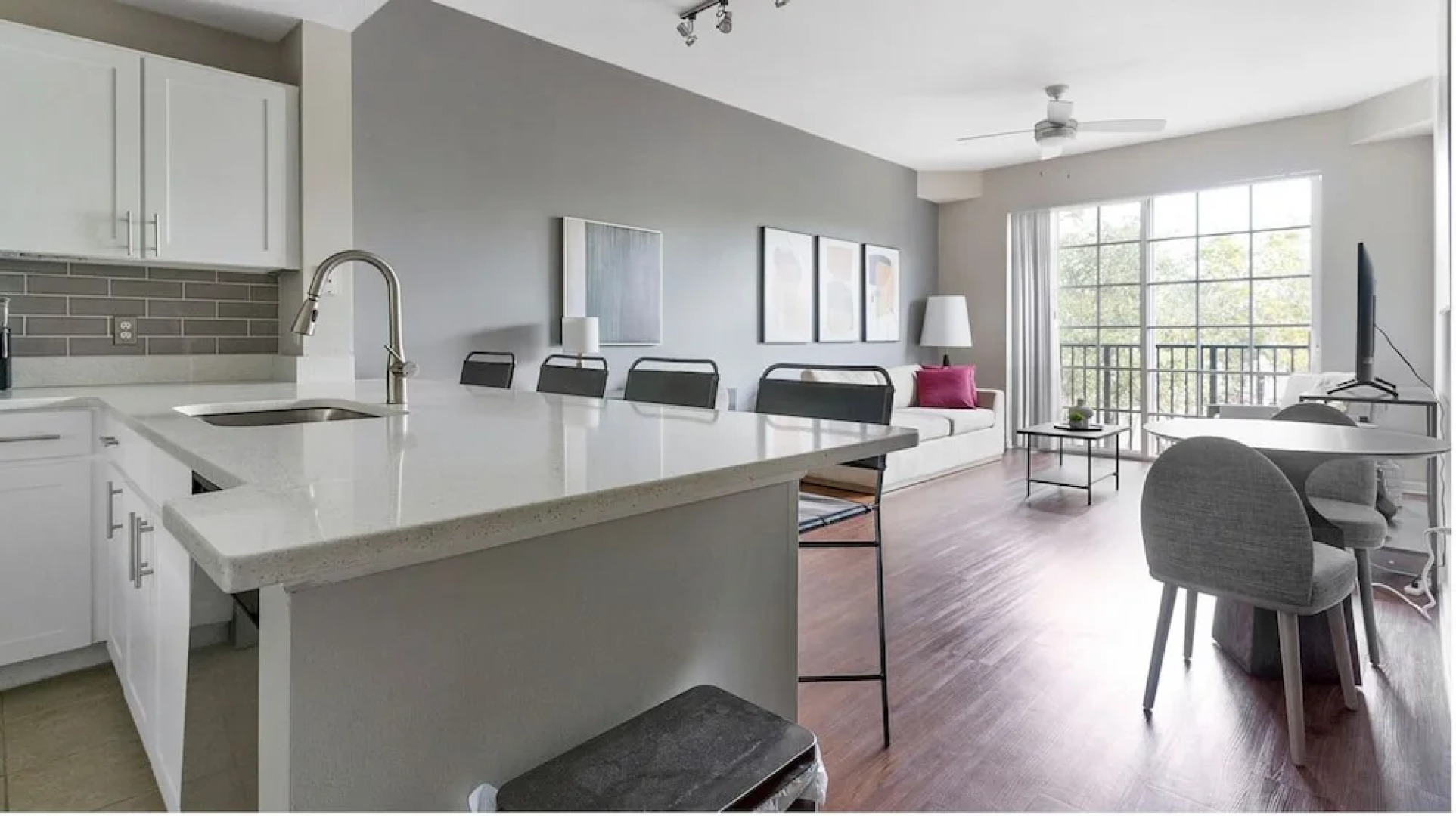 Contemporary 1br, In Unit Washer/dryer, Free Parking With All Amenities! 1 Bedroom Apts