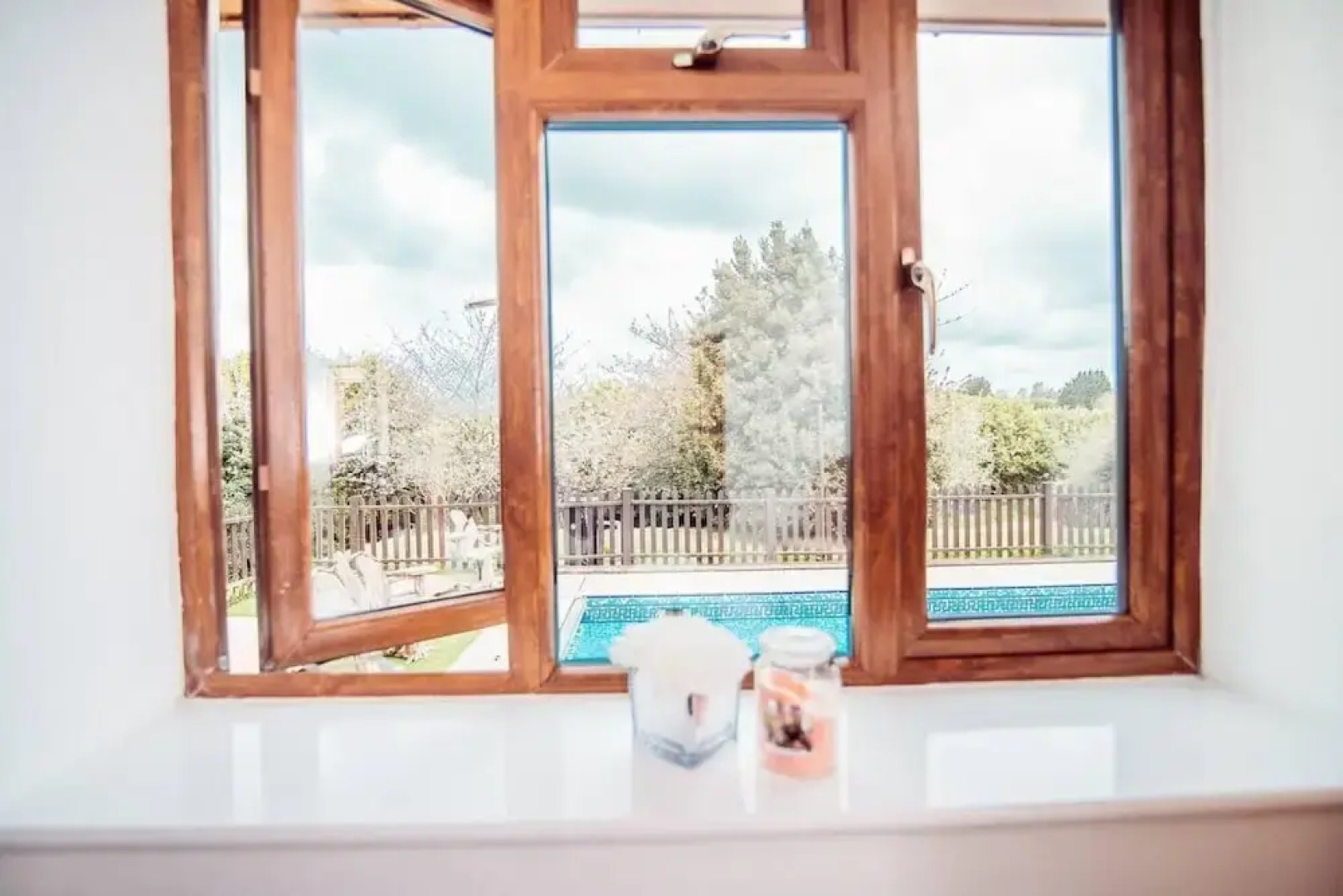 Threeways Retreat With Heated Swimming Pool