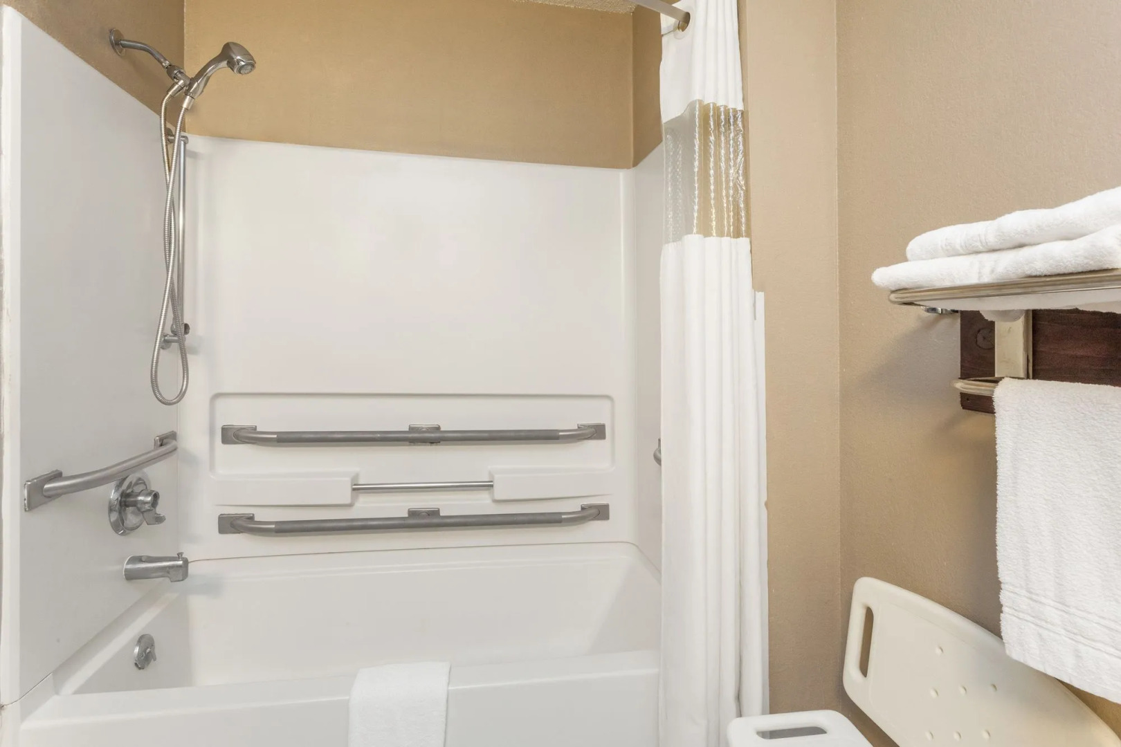 Magnuson Hotel Fort Wayne North – Coliseum