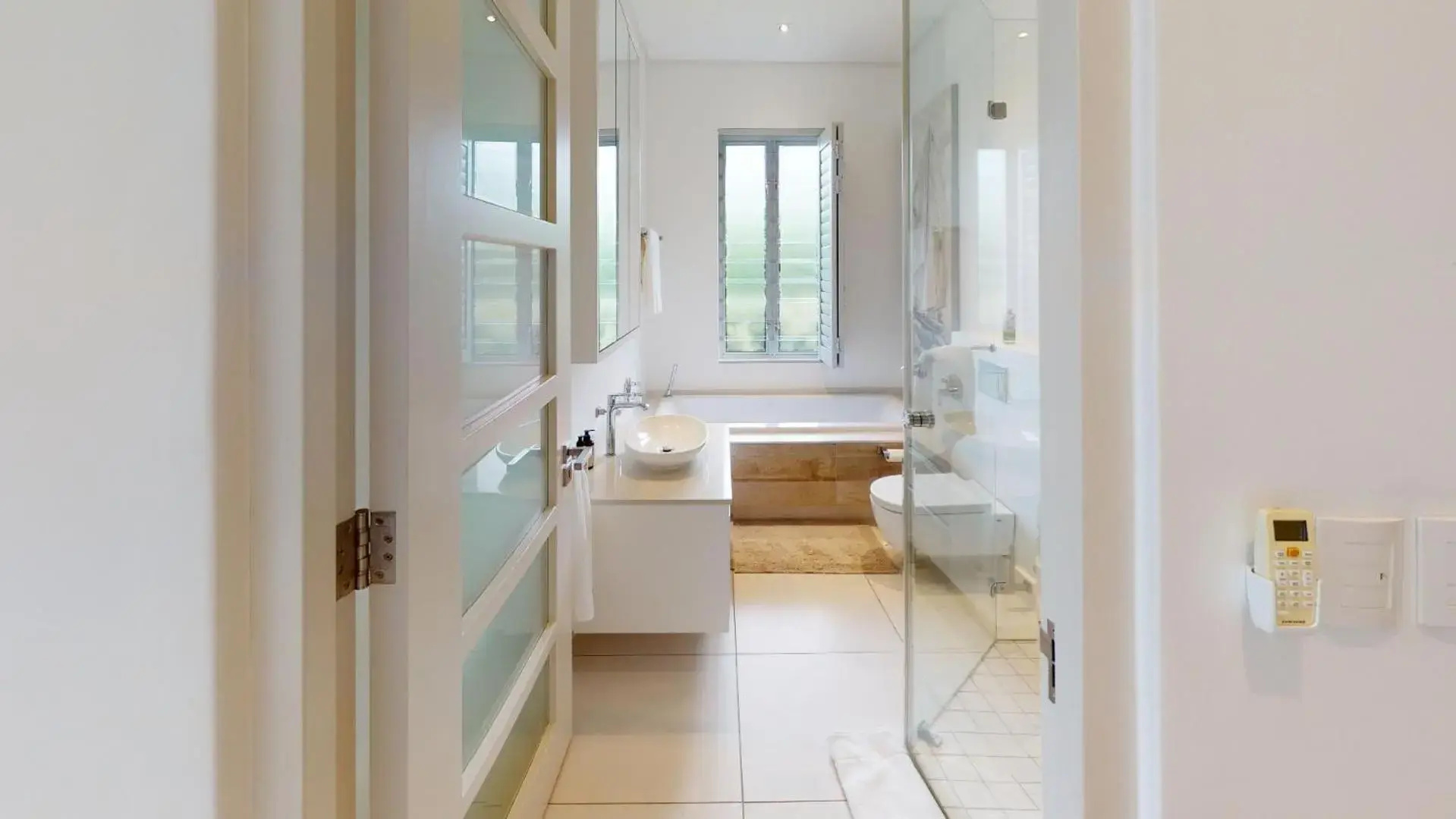 Stamford on Sea by Top Destinations Rentals
