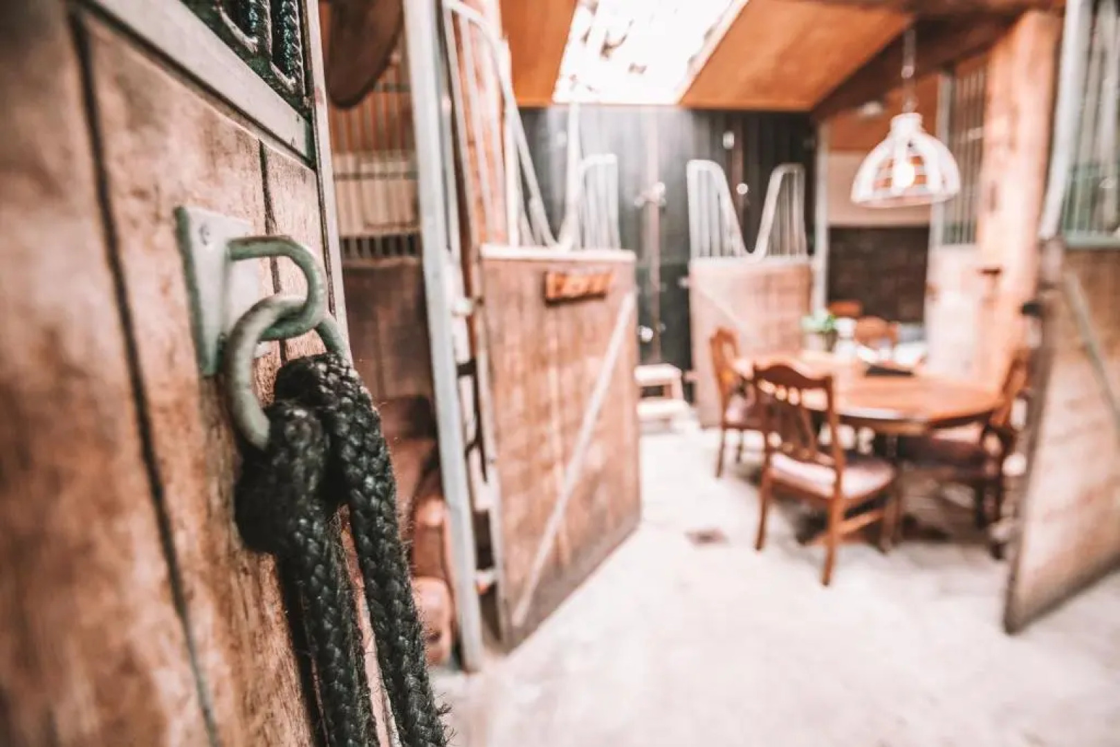 CRASH'NSTAY - Paardenstal