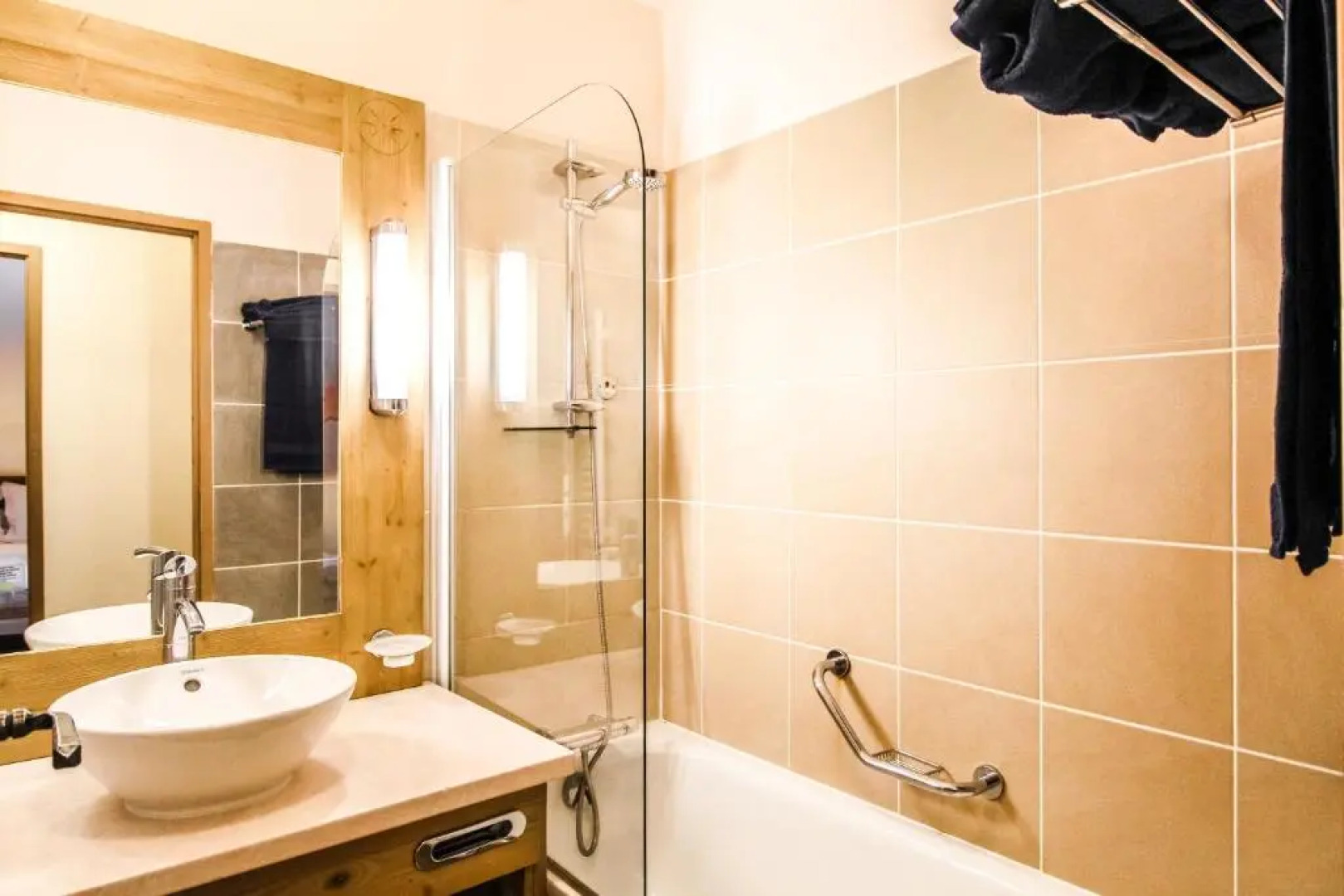 Les Terrasses d'Eos, 1-bed apartment with fireplace, Ski in, Ski out