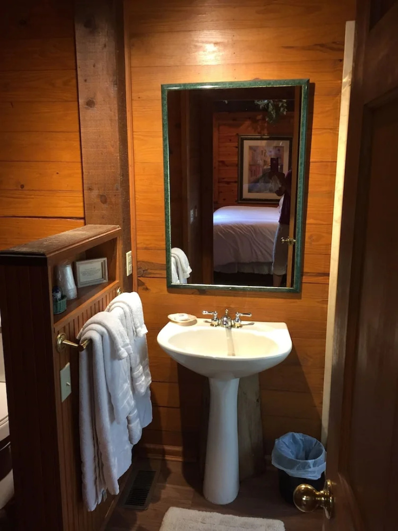 Cherokee mountain log cabin resort