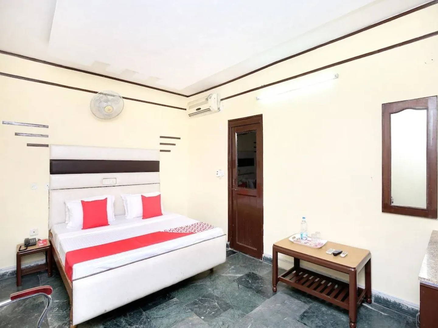 Oyo 14830 Hotel Dreamland Resorts