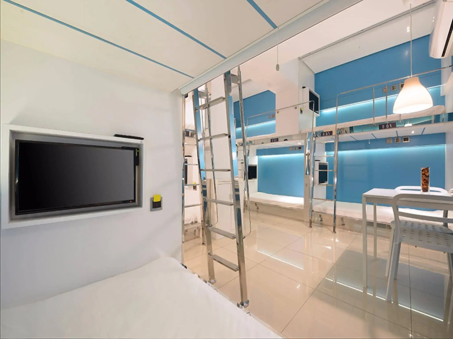 UINN TRAVEL - Hostel