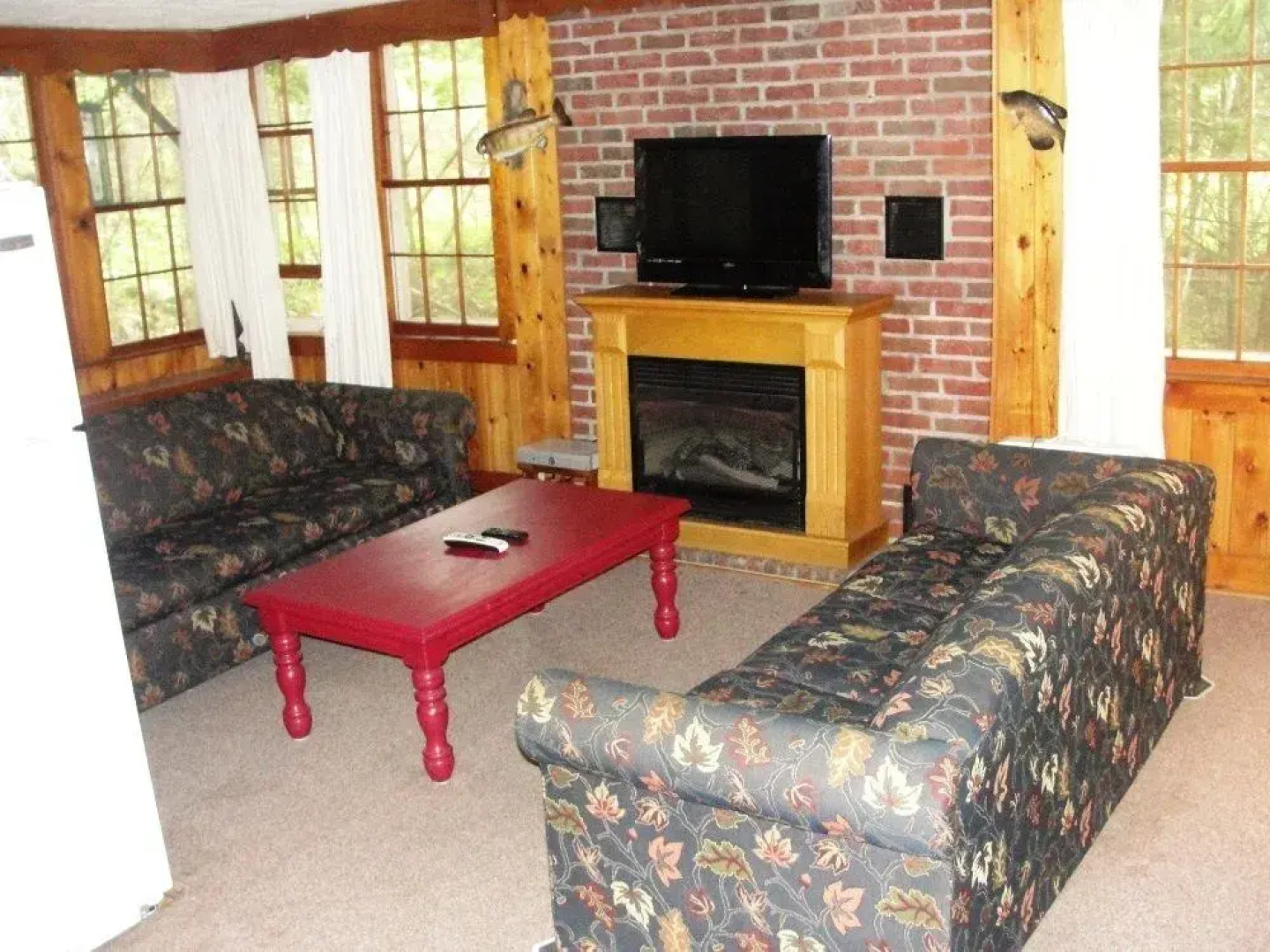 Pine Point Lodge, Resort & Motel
