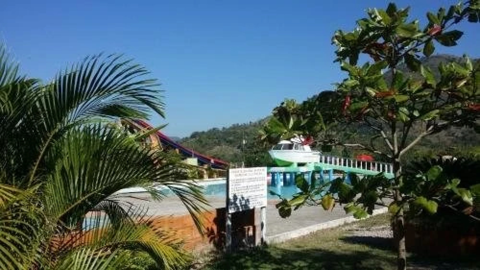 Aqua Park Y Club Campestre El Yate