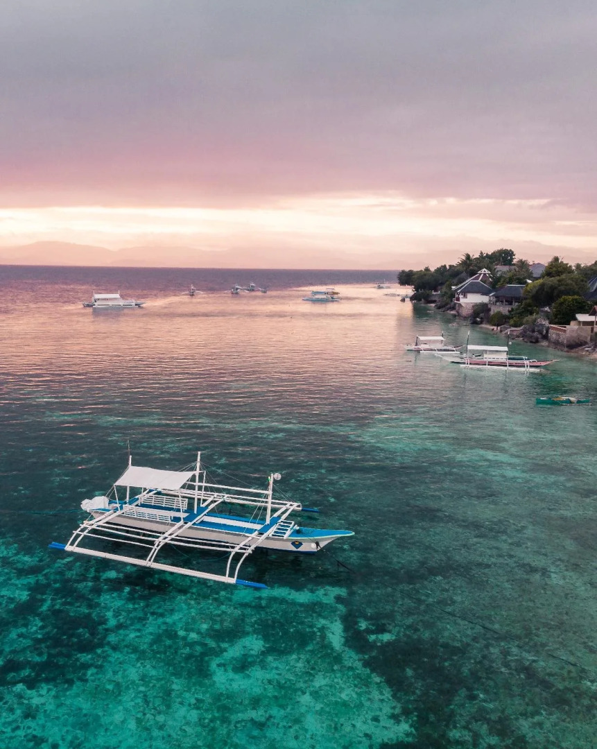 Pescadores Seaview Suites Moalboal