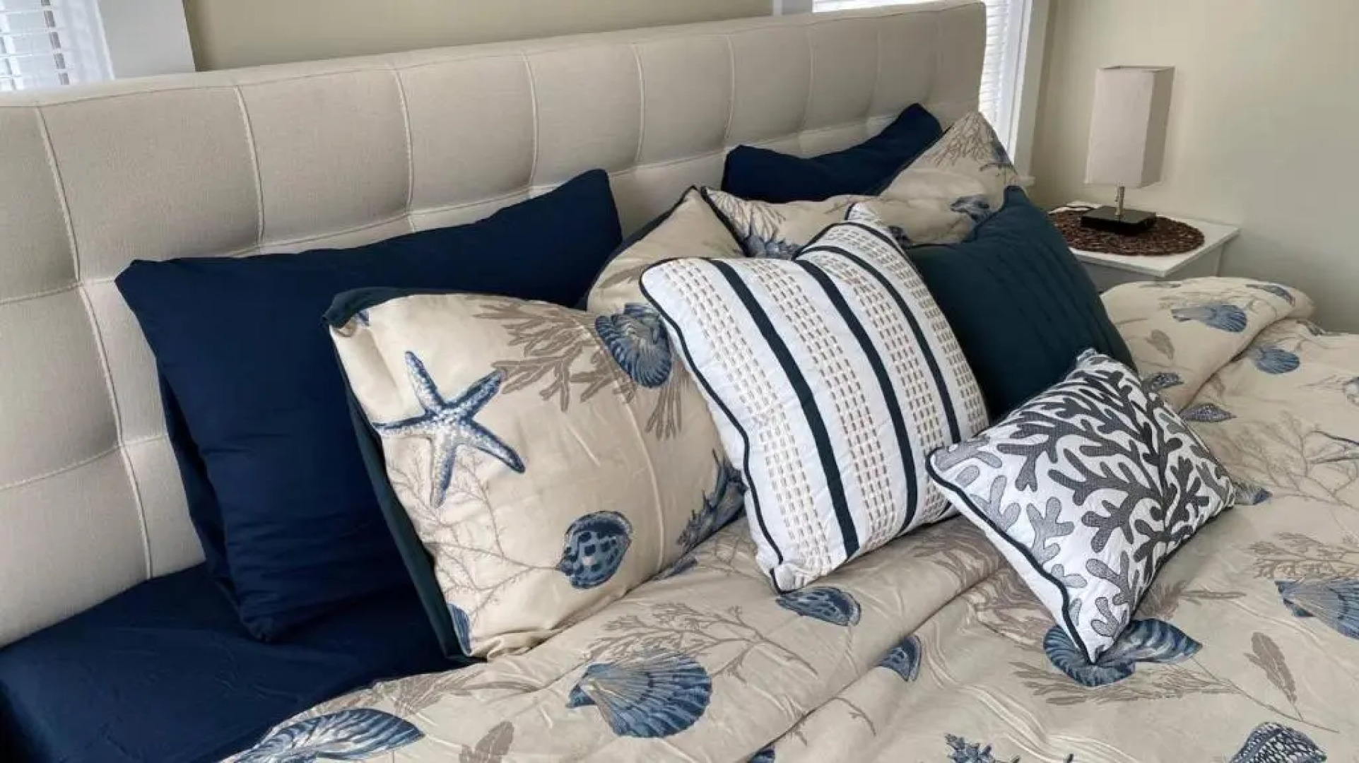 Room in Guest room - Room 1 Private Bathroom Pool Shuttle Bus