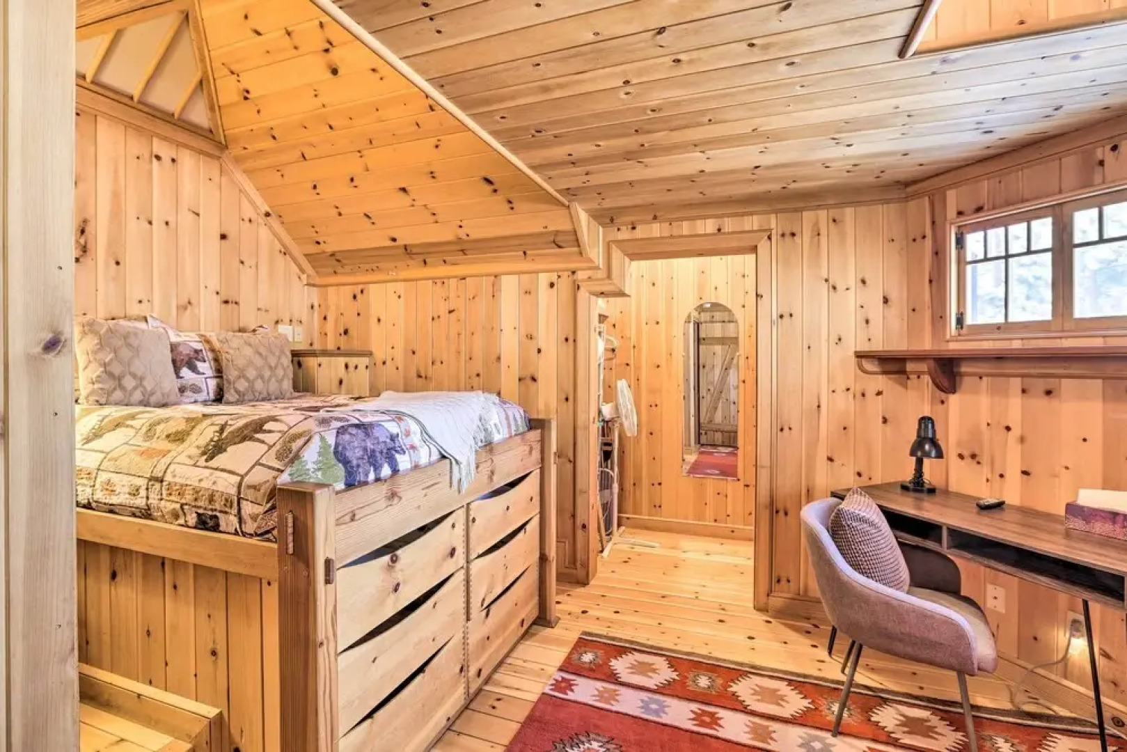 < 1 Mi to Heavenly Lifts: Tahoe Area Townhome!