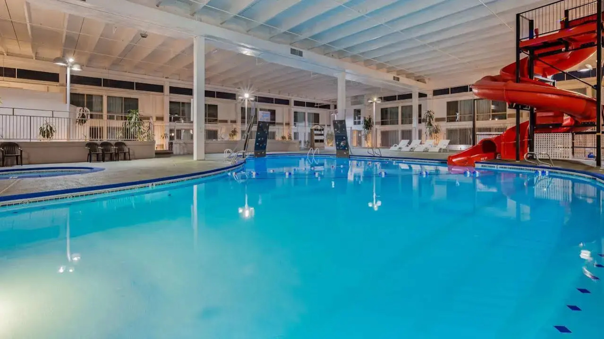 M Hotel & Conference Center