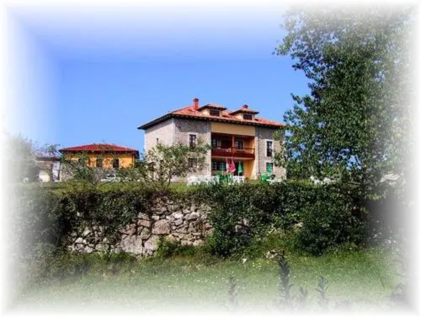 Hotel Apartamentos La Montañesa