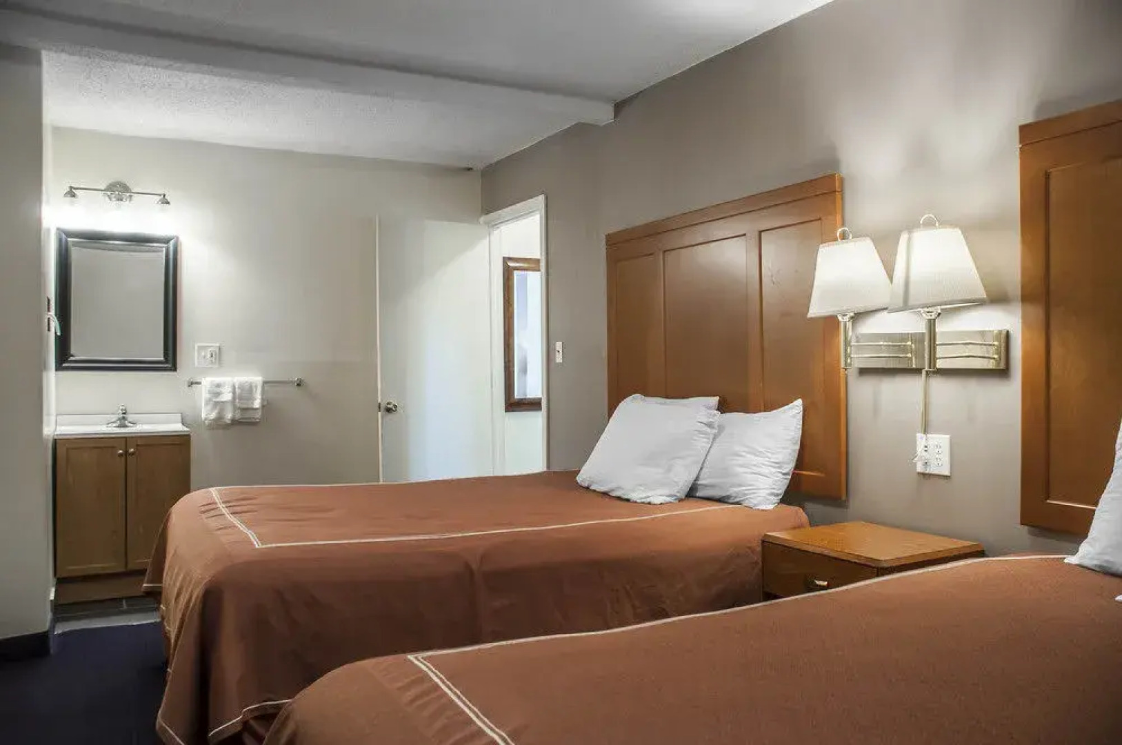 Rodeway Inn & Suites Niagara Falls