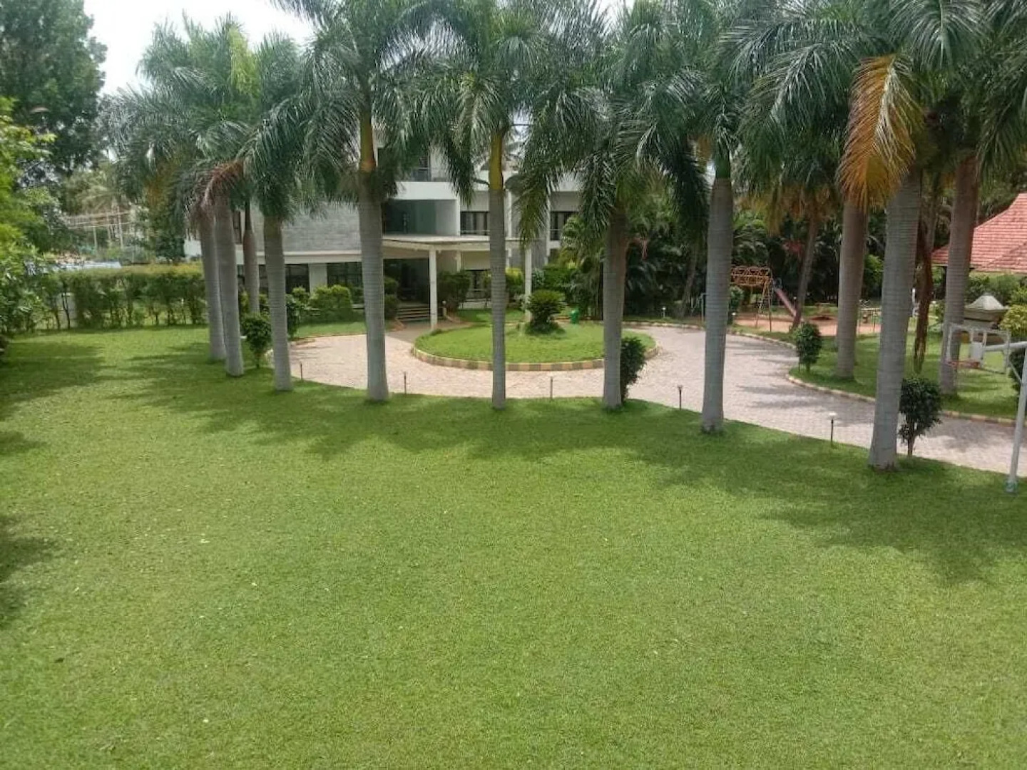 iROOMZ Nijaguna Resort