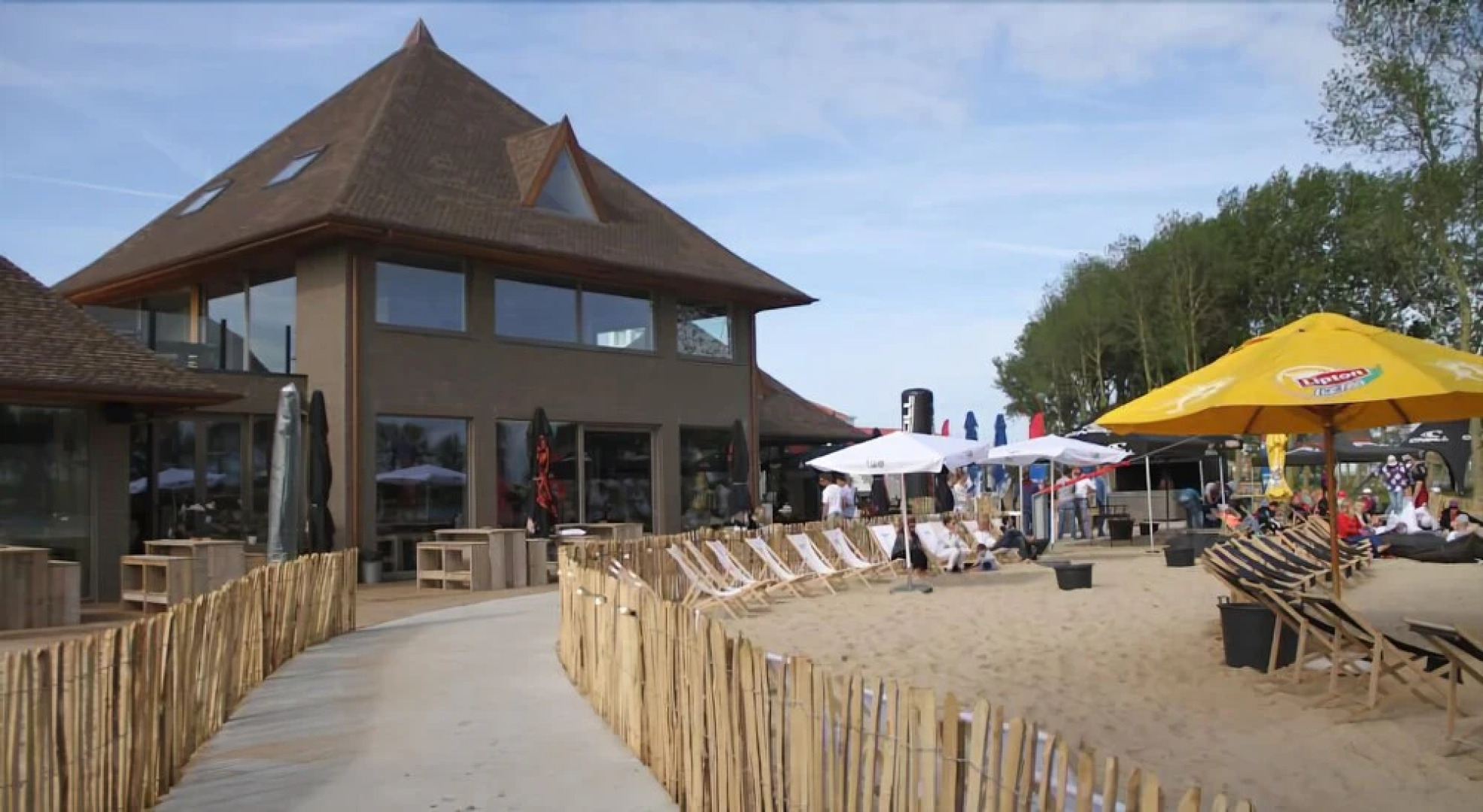 Lakeside Paradise Sleep Inn Hostel