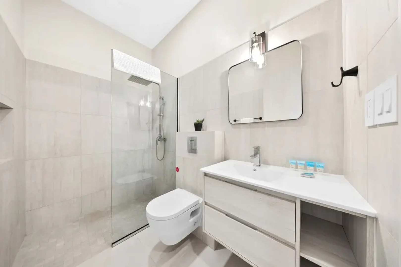 Catalina Residence Apt 3 - L.g. Smith Boulevard 546-j