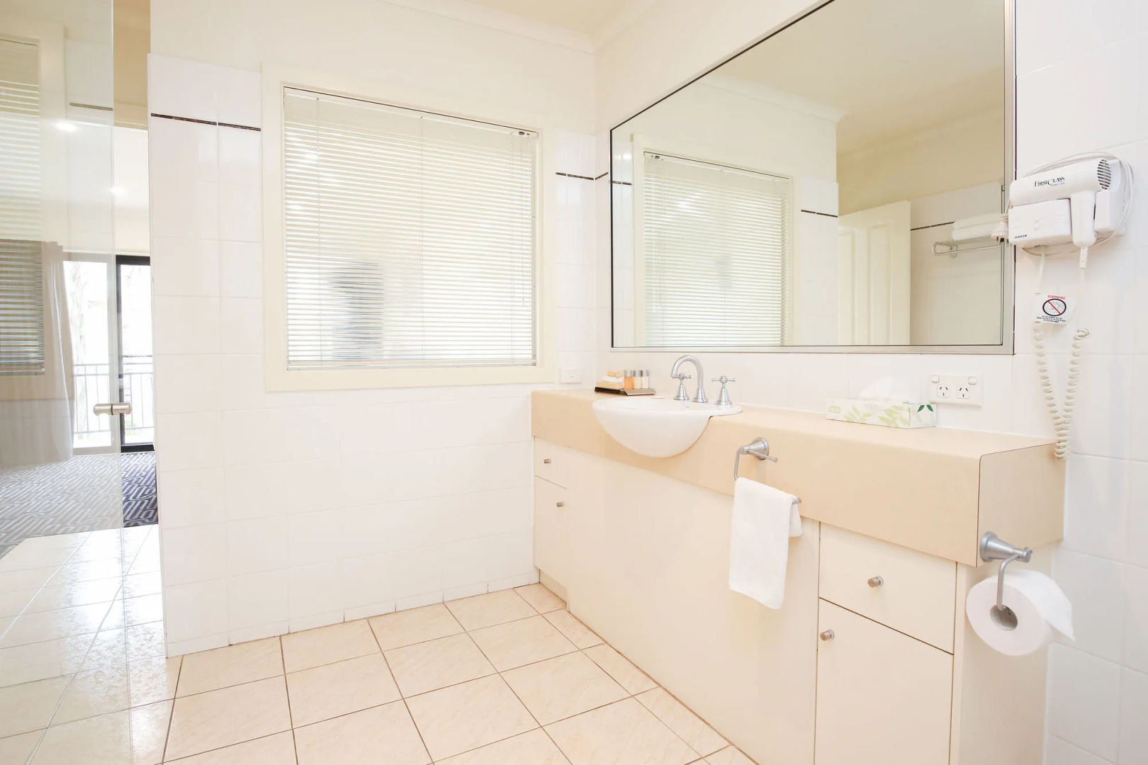 Aquarius All Suite Apartments