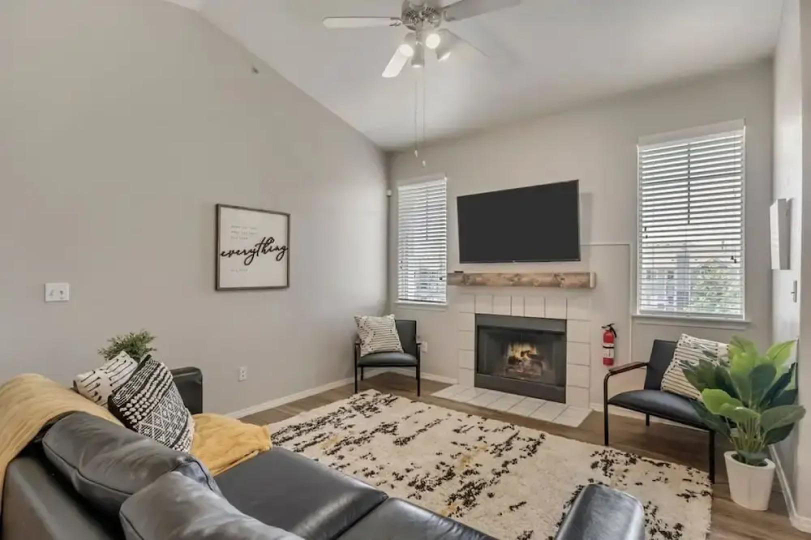 Welcoming 2BR Pool Gym Near Hill AFB Lagoon