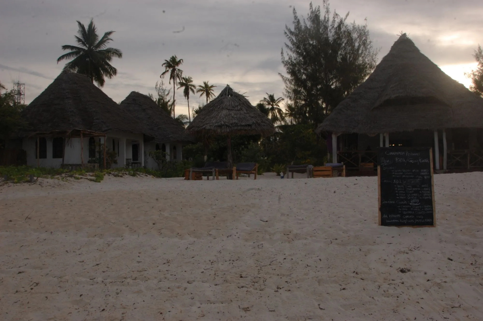 Blue Earth Beach Bungalows