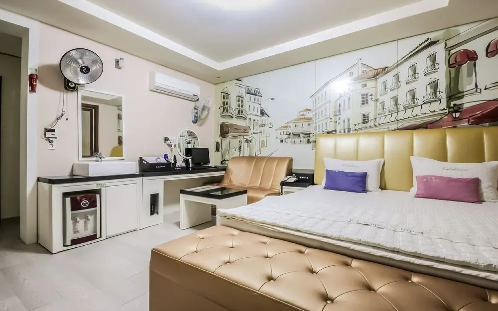 Gimhae Den Bastar Theme Kids Hotel