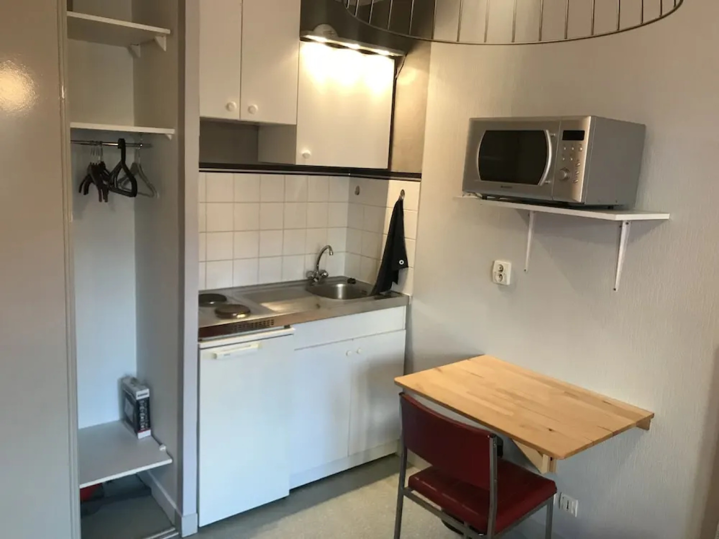 Studio calme proche gare avec parking