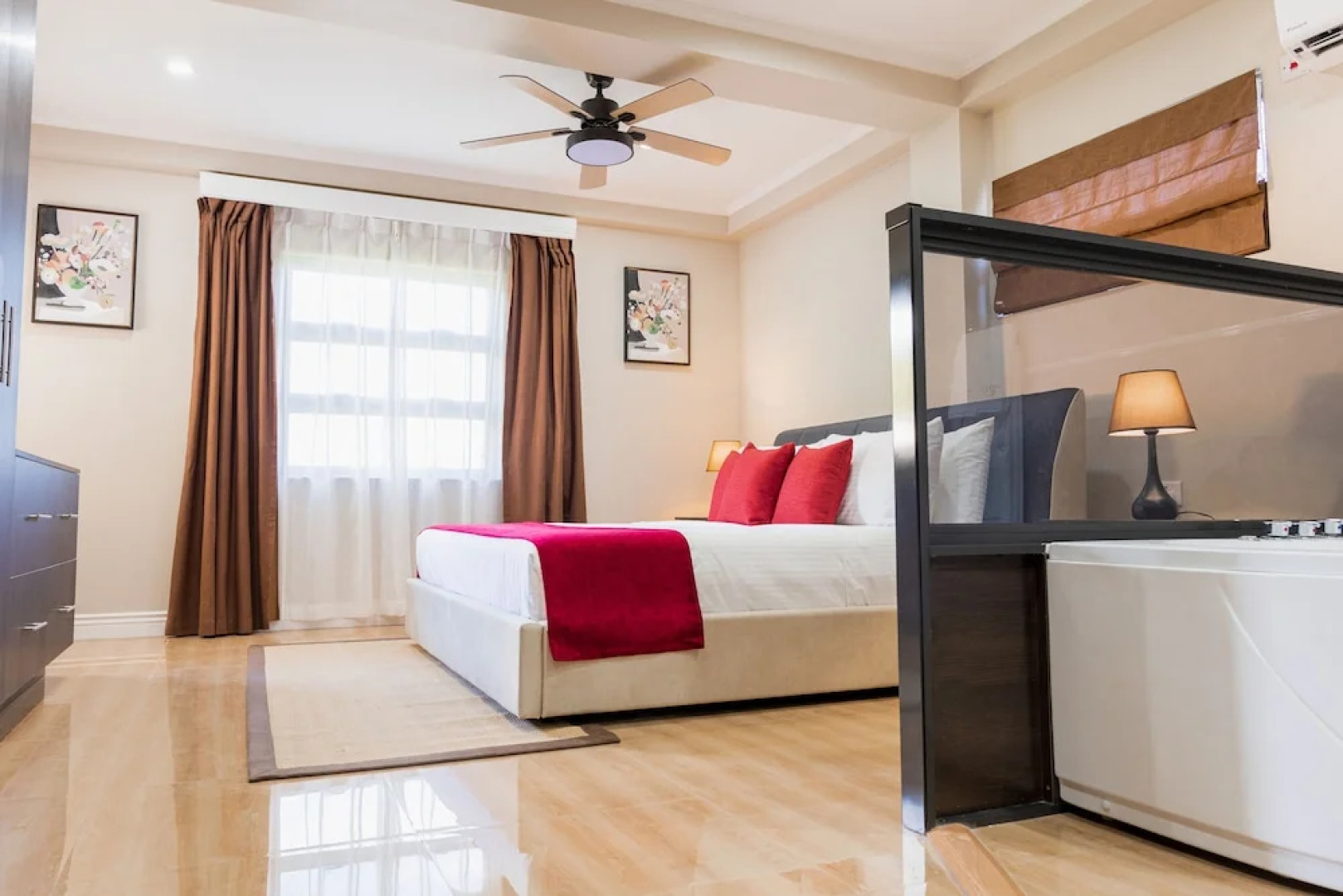 Myah's Luxury Suites Hotel